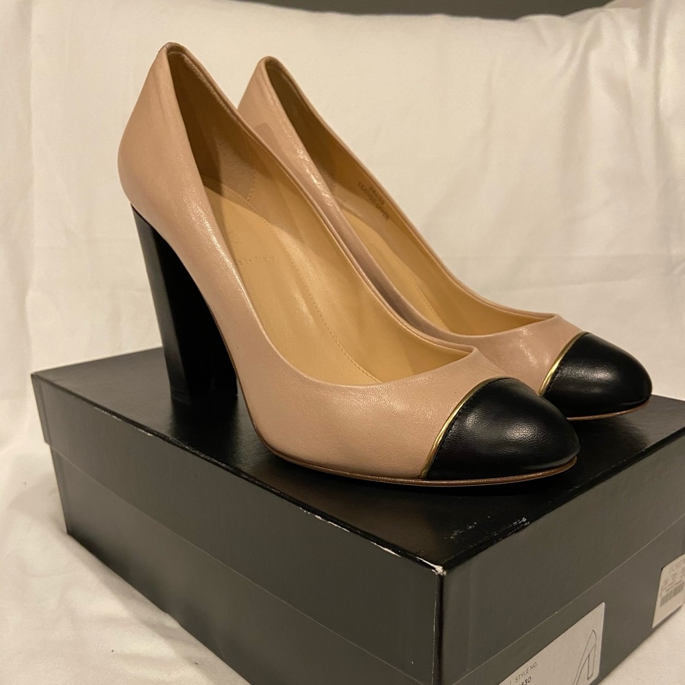 JCrew peach and black w/ gold trim toe block heel